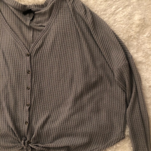 URBAN OUTFITTERS sweater - Picture 2 of 3